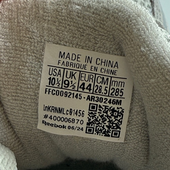 Reebok Men’s Retro Classic Sneakers Size 10.5 Grey Beige Mesh Suede Comfort - Picture 9 of 10